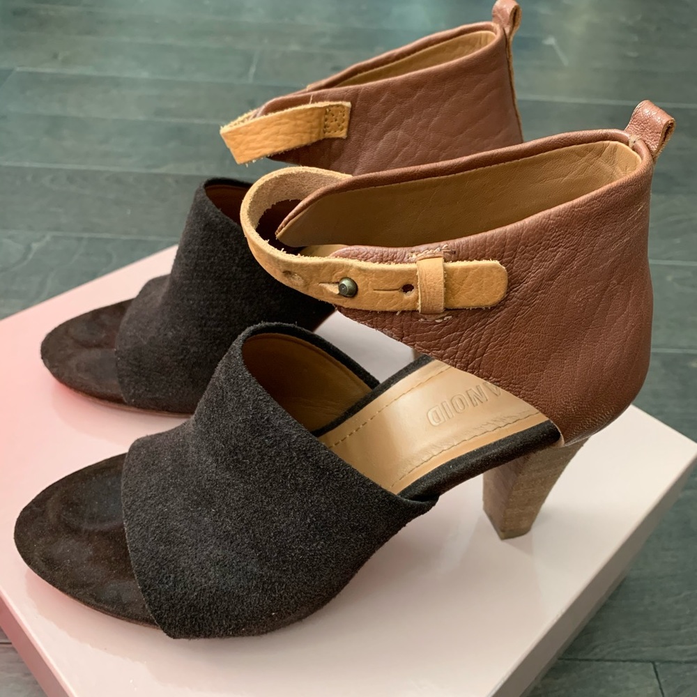 Humanoid sandals- Sada Duo
